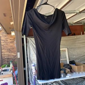 Express quarter sleeve scoop neck